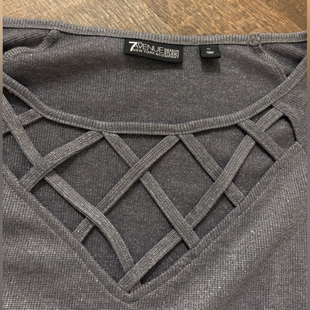 7th Avenue Design Women's Gray Top